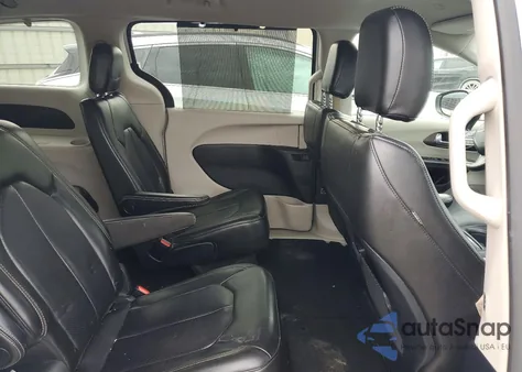 2020 Chrysler Voyager Lxi z USA, uszkodzony, nr VIN 2C4RC1DG1LR157669